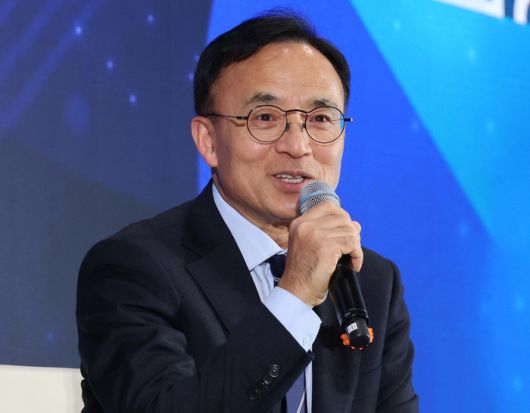 2023 서울머니쇼 플러스 / 돈이 움직이는 원리를 알면 돈이 보인다. 확실한 기회를 잡기 위한 대가들의 경제 BIG HINT! / 홍익희 전 세종대학교 교수, 김영익 서강대학교 경제대학원 교수, 웅달책방 이웅구 (주)웅달과평강 대표. 2023.12.2 [한주형기자]