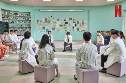 우울증, 조울증, 망상, 공황장애 등 현대인이 겪는 정신질환을 매회 담아 공감을 끌어내고 있다. 사진 ㅣ넷플릭스
