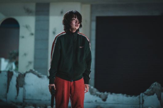 몸 사리지 않는 액션 연기를 펼친 김혜준 . 사진ㅣ디즈니플러스