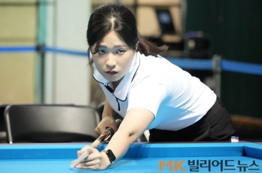 김하은과의 결승전서 샷하고 있는 박정현.