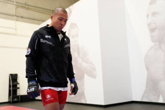 박준용이 UFC on ESPN+ 102 코-메인이벤트 경기 출전을 위해 입장하고 있다. 사진=TKO