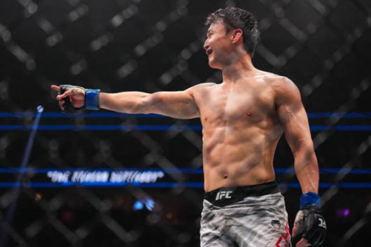 최두호가 UFC 310 메인카드 제1경기 승리 세리머니를 하고 있다. 사진=TKO