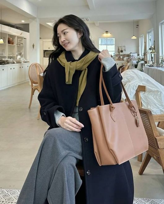 류이서의 스타일링은 단순히 옷을 잘 입는 것을 넘어 패션과 실용성을 모두 고려한 점이 돋보였다. 사진=류이서 SNS