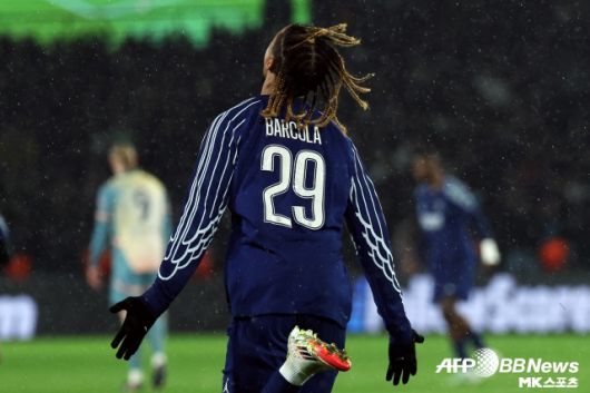 맨시티의 동점 의지는 강했으나 PSG는 허락하지 않았다. 결국 귀중한 승점 3점을 획득, 16강 플레이오프 가능성을 크게 높였다. 사진(파리 프랑스)=AFPBBNews=News1