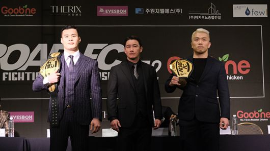 왼쪽부터 제8대 로드FC 미들급 챔피언 황인수, 정문홍 대한MMA총협회장, 로드FC 미들급 잠정 챔피언 임동환. 사진=세계격투스포츠협회
