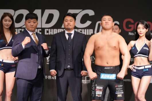 타이세이의 상대는 계체량 행사에서 깜짝 결정됐다. 타이세이의 경기 요구에 권아솔이 응답한 것. 권아솔은 무대 위로 올라가 경기 출전 의사를 밝혔다. 절친한 동생 김태인의 자리를 대신하기 위해서였다. 타이세이도 권아솔과의 경기를 받아들이며 헤비급 매치가 성사됐다. 사진=로드FC 제공