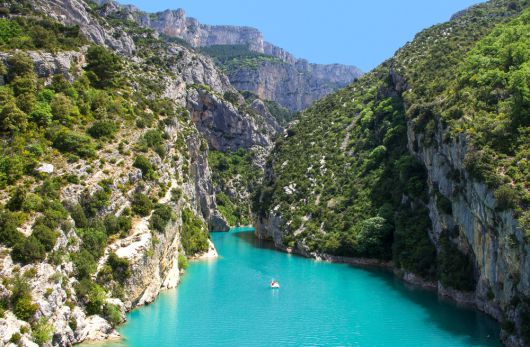 고흐의 '협곡'을 연상시키는 베르동 협곡. 남프랑스 아를로 향하는 길에 만난다.
Mouton.A·프랑스관광청