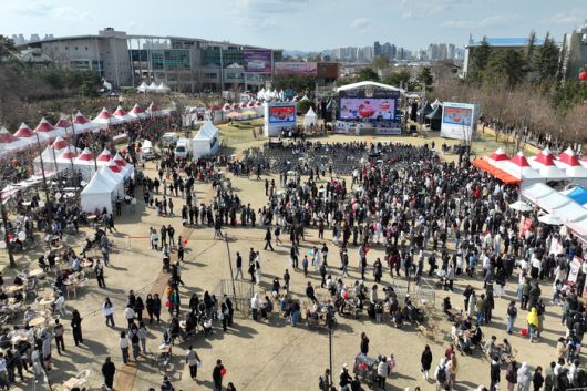 논산 딸기축제 전경 [사진 = 논산시]