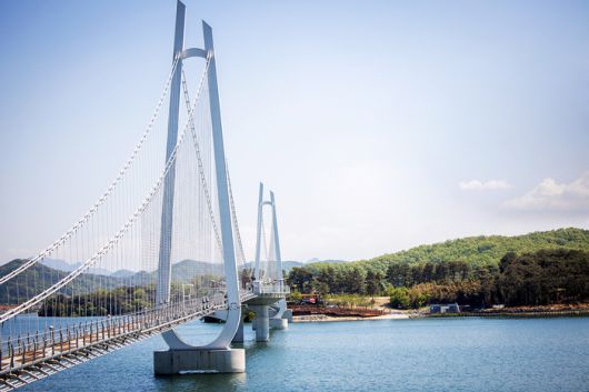 탑정호 출렁다리 [사진 = 논산시청]