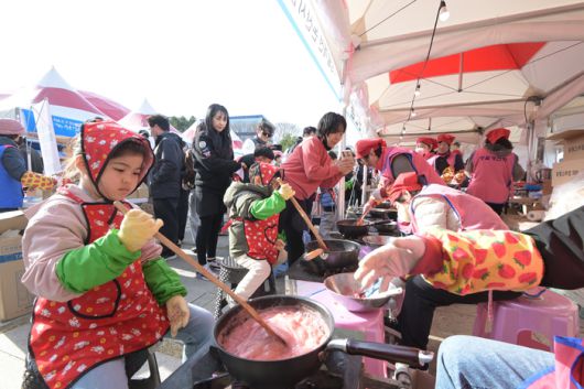 딸기 체험부스 [사진 = 논산시]