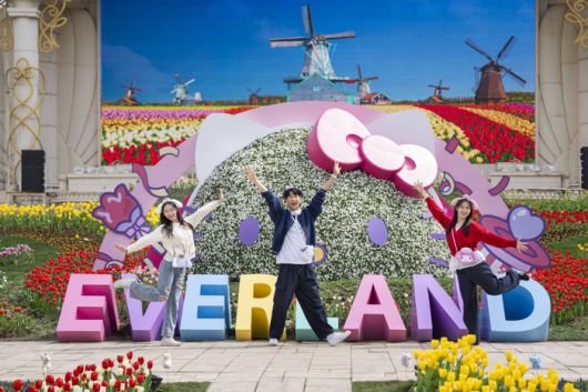 포시즌스 가든 헬로키티 토피어리 / 사진=삼성물산