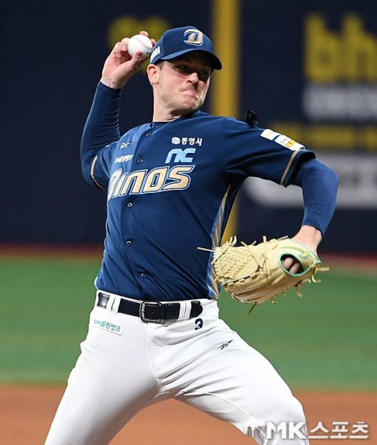 10일 KT 타선을 압도한 라일리. 사진=천정환 기자