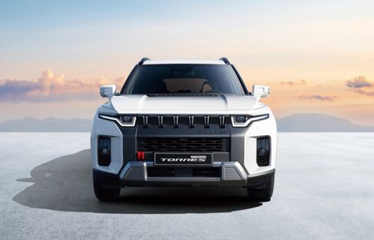 토레스 하이브리드 정면 [사진출처=KGM]