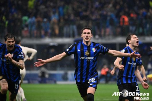 파바르는 김민재를 무너뜨리며 인테르의 역전골을 터뜨렸다. 사진(밀라노 이탈리아)=AFPBBNews=News1