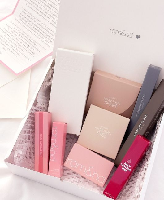 롬앤이 3월 3349개 한정 판매한 ‘졸업 박스’ [롬앤 인스타그램]