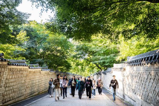지난해 창덕궁에서 열린 궁중문화축전 ‘아침 궁을 깨우다’ 프로그램. [사진 제공 = 국가유산진흥원]