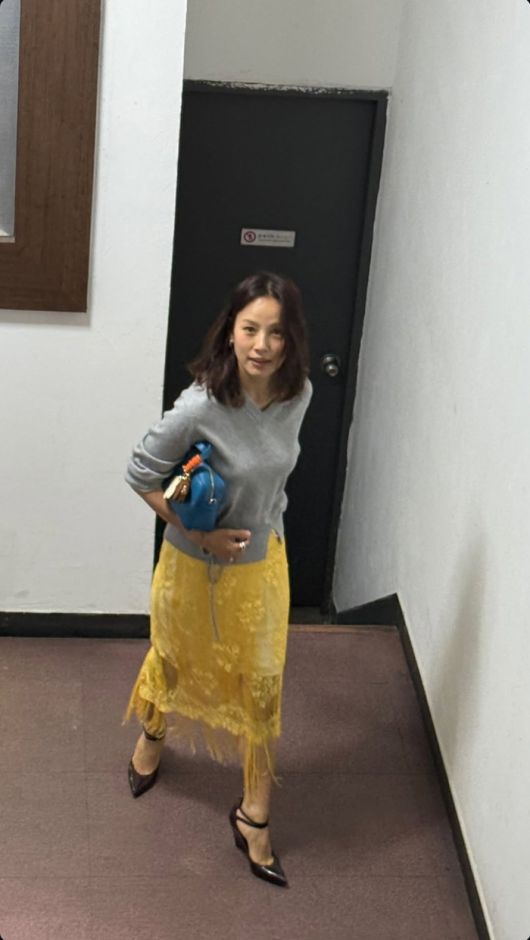 편안하면서도 감각적인 이효리표 ‘꾸안꾸’ 스타일이 돋보였다.사진=이효리 SNS