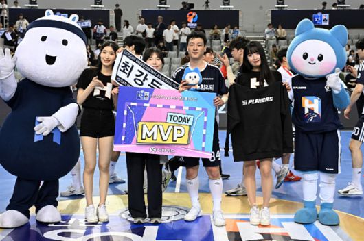사진 경기 MVP 두산 강전구, 사진 제공=한국핸드볼연맹