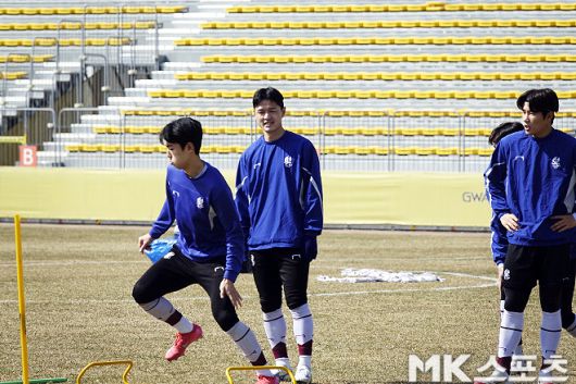 주세종(사진 맨 왼쪽에서 두 번째). 사진=이근승 기자