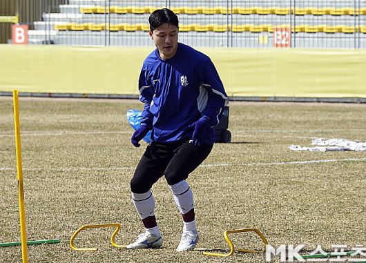 훈련에 집중하고 있는 주세종. 사진=이근승 기자