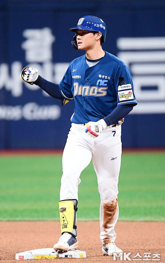 24일 잠실 LG전에서 밀어내기 볼넷으로 타점을 올린 NC 김주원. 사진=김영구 기자