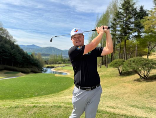 우리금융 챔피언십 개막을 하루 앞둔 23일 활약을 다짐하며 포즈를 취하고 있는 임성재. 임정우 기자