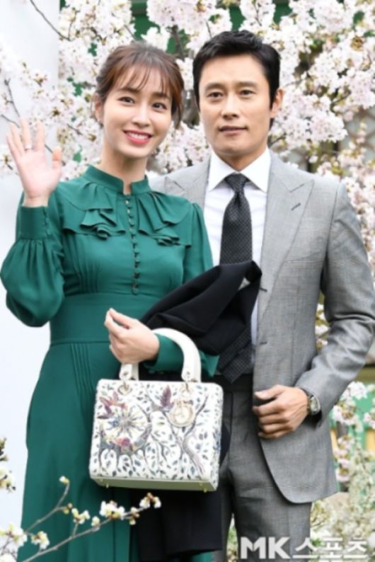 이민정은 배우 이병헌과 지난 2013년 결혼, 2015년 첫째 아들 준후 군에 이어 2023년 12월 둘째 딸 서이 양을 출산하며 ‘애둘맘’ 대열에 합류했다. 사진=김영구 기자