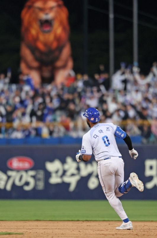 삼성 디아즈가 25일 대구 NC전에서 홈런을 친 뒤 베이스를 돌고 있다. 사진=삼성 제공