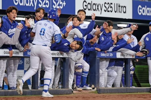 디아즈가 25일 대구 NC전에서 홈런을 친 뒤 기뻐하고 있다. 사진=삼성 제공