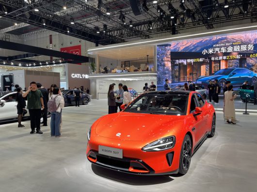 샤오미 자동차가 올해 상하이 모터쇼에서 공개한 첫 전기차 모델인 SU7 울트라. [사진=안서진 기자]