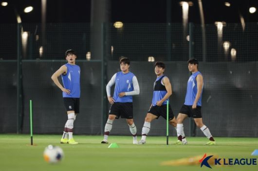 훈련 중인 광주 FC 선수들. 사진=한국프로축구연맹