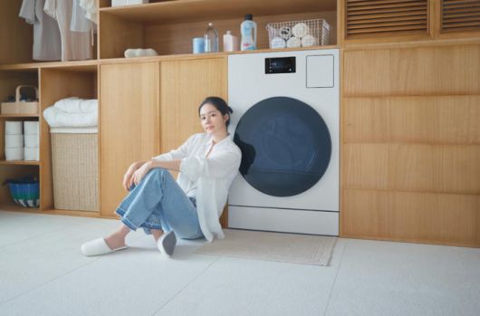 삼성전자의 ‘AI 가전 트로이카’ 캠페인에 참여하는 배우 한가인