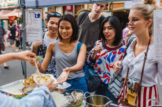 부킹닷컴이 4월 22일 ‘지구의 날’을 맞아 ‘2025 지속가능한 여행 보고서’를 펴냈다. / 사진=부킹닷컴