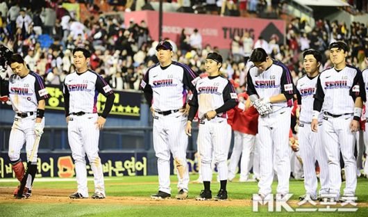 2일 잠실 SSG전에서 패한 LG 선수단. 사진(잠실 서울)=김영구 기자