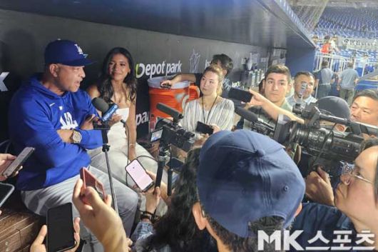 데이브 로버츠 다저스 감독이 인터뷰를 갖고 있다. 사진(美 마이애미)= 김재호 특파원