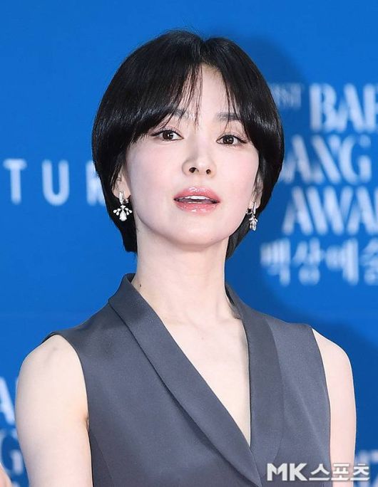 송혜교는 드레스 없이도 압도적인 존재감을 남기며 현장을 장악했다.사진=천정환 기자