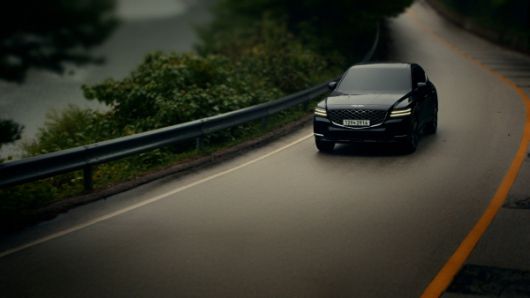 제네시스 브랜드 기술 홍보 영상 ‘테크놀로지 바이 제네시스’의 장면 [사진제공=제네시스]
