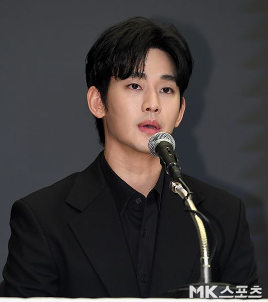 배우 김수현 측이 유튜브 채널 가로세로연구소(이하 가세연) 기자회견에 대한 입장을 밝혔다. 사진=천정환 기자