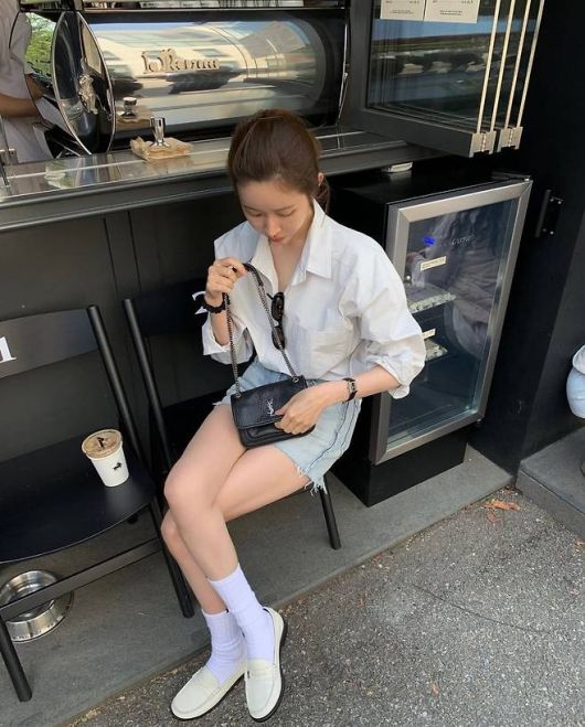 차정원은 ‘꾸안꾸’ 정석의 여친룩을 완성하며, 봄날의 설렘을 스타일로 옮겨왔다.사진=차정원 SNS