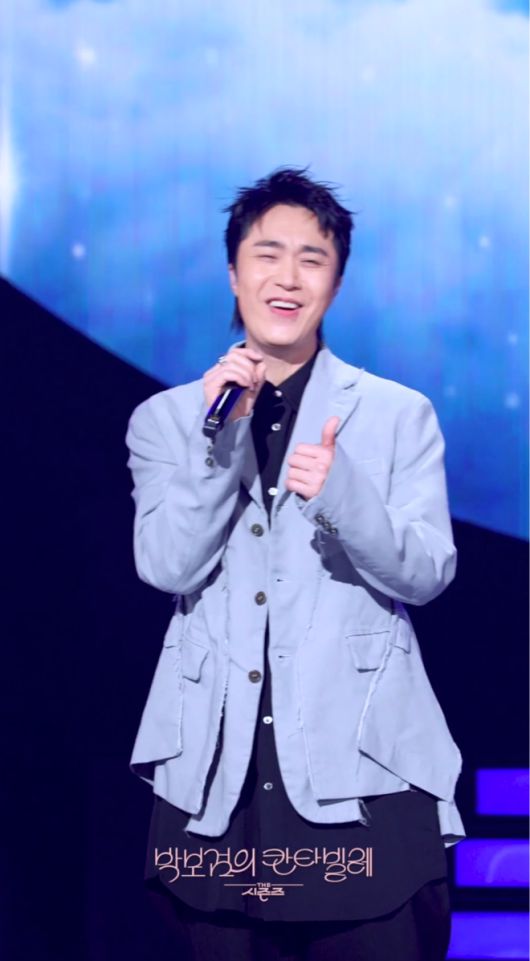 50세를 앞둔 나이에도 불구하고, 웃음 가득한 미소와 뽀얀 피부톤은 마치 데뷔 초 ‘To Heaven’ 시절을 연상케 했다. 사진=KBS