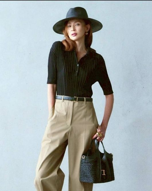 야노시호가 보여준 건 단순한 OOTD가 아니었다. 세련됨과 절제미, 그리고 톱모델다운 존재감의 정석이었다.사진=야노시호 SNS