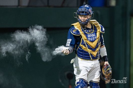 11일 두산 더블헤더 2차전에서 유려한 투수 리드를 선보인 박세혁. 사진=NC 제공