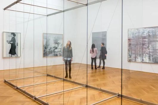 게르하르트 리히터의 [9 Stehende Scheiben (879-3)], 2002 ©Albertinum