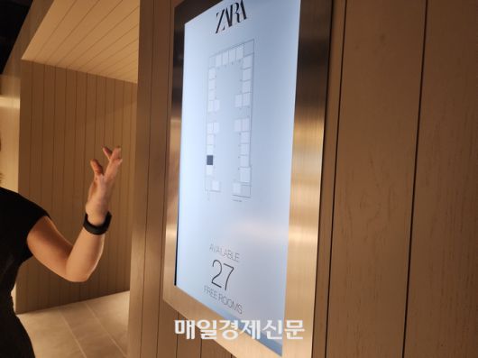 자라(ZARA) 명동 눈스퀘어 플래그십 스토어 내부. [사진=김금이 기자]
