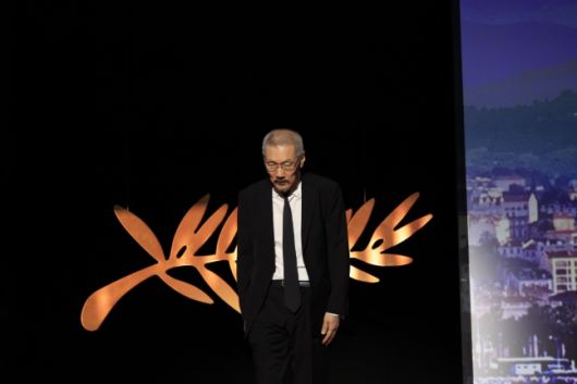 칸 영화제를 찾은 홍상수 감독. 한층 깔끔해진 모습으로 눈길을 모았다. 사진ㅣ연합뉴스