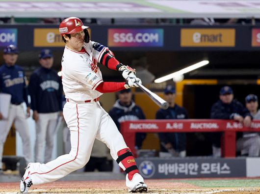 최정의 500홈런 순간. 사진=김영구 기자