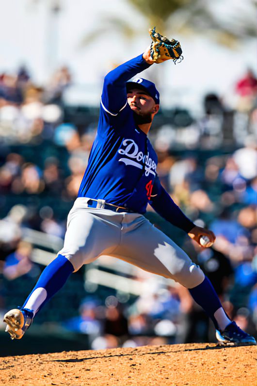 알렉 감보아가 2024년 3월 미국 애리조나주 굿이어 볼파크에서 로스앤젤레스 다저스의 스프링캠프 투수로 등판하여 클리블랜드 가디언스를 상대하고 있다. 사진=Getty Images=연합뉴스 제공