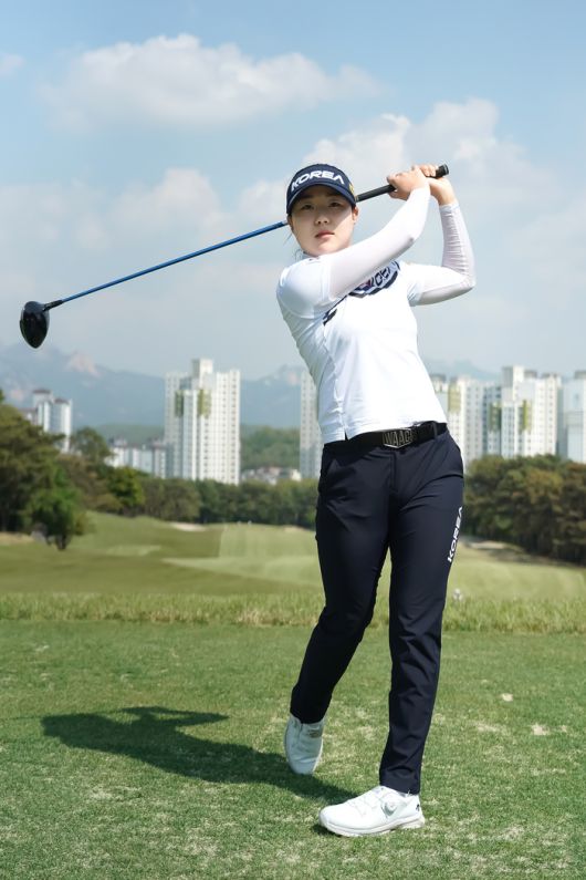 국가대표가 되기 위해 프로 전향까지 미룬 최정원이 포즈를 취하고 있다. 박태성 골프전문사진기자