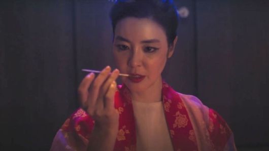 ‘신명’은 오컬트와 정치 드라마가 결합된 이례적인 장르의 작품이다.