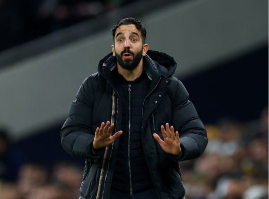 아모림 감독은 자신의 거취에 대해선 분명히 했다. 아모림 감독은 “물러날 생각이 없다”고 강조했다. 이어 “이 팀에 처음 왔을 때부터 기준에 관해 이야기하고 있다. 올 시즌 EPL에서의 결과는 받아들이기 어렵다. 책임은 나에게 있다. 나는 이 팀의 문제점을 잘 알고 있고, 바꿀 수 있는 분명한 계획이 있다”고 했다. 사진=REUTERS-연합뉴스 제공